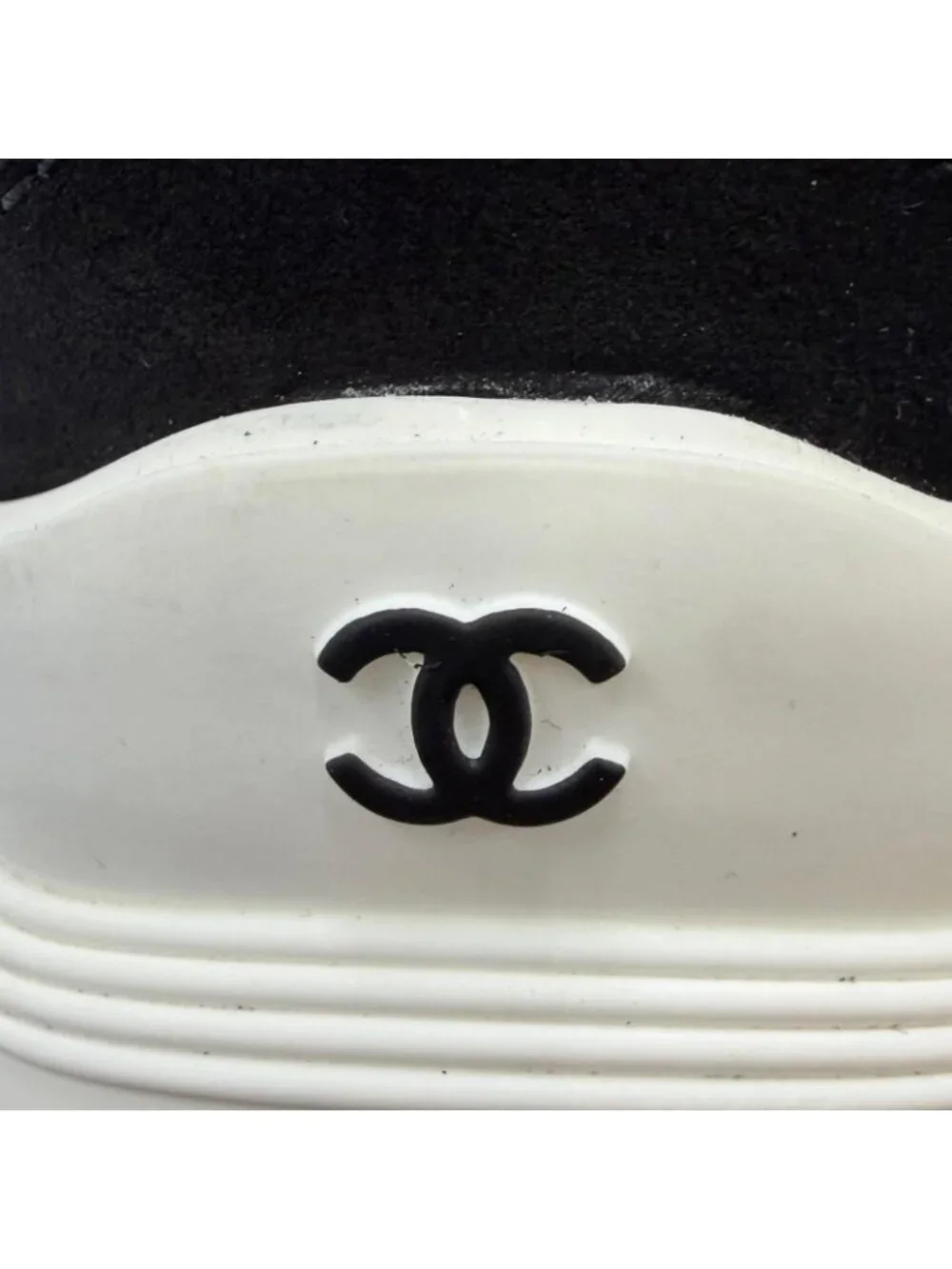 Chanel CC Logo Lace-up Leather Low-Top Sneakers Black